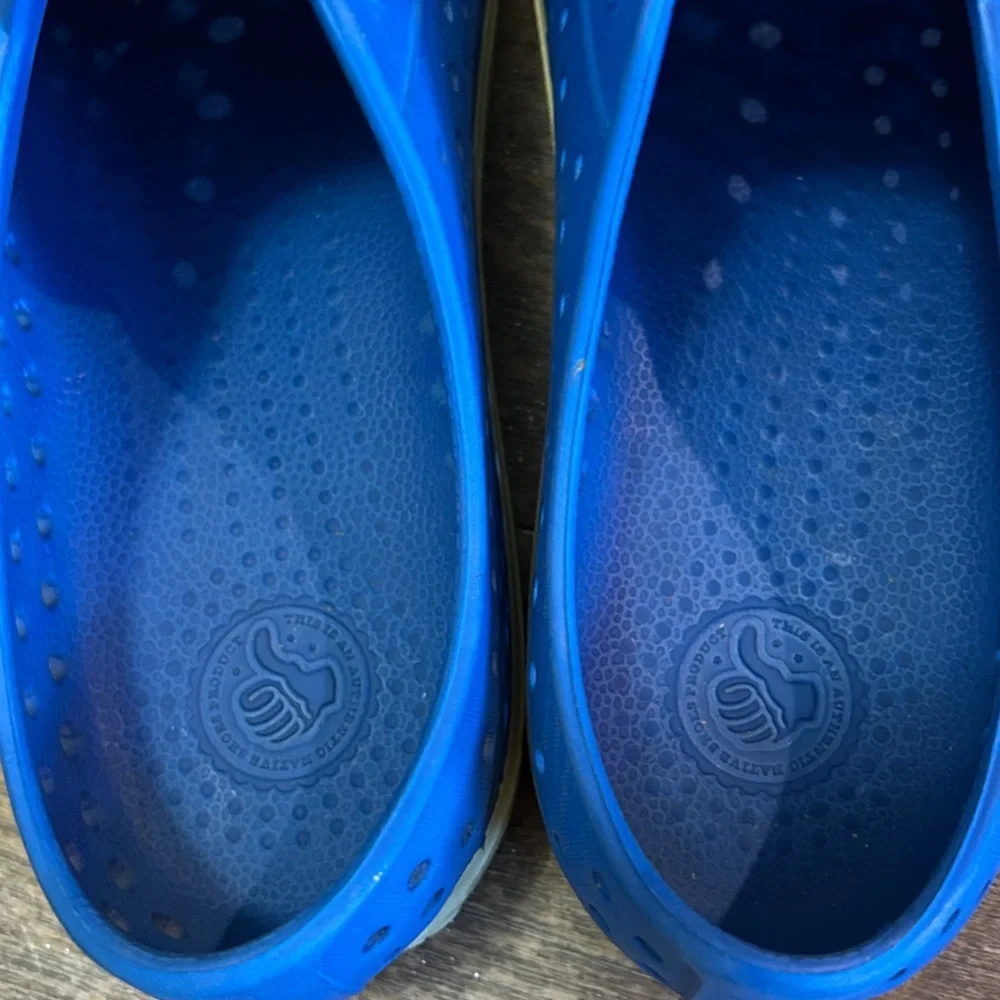 Native Jefferson Blue Perforated Slip-On ‎ Cream Rubber Toe Cap Size Men’s 11